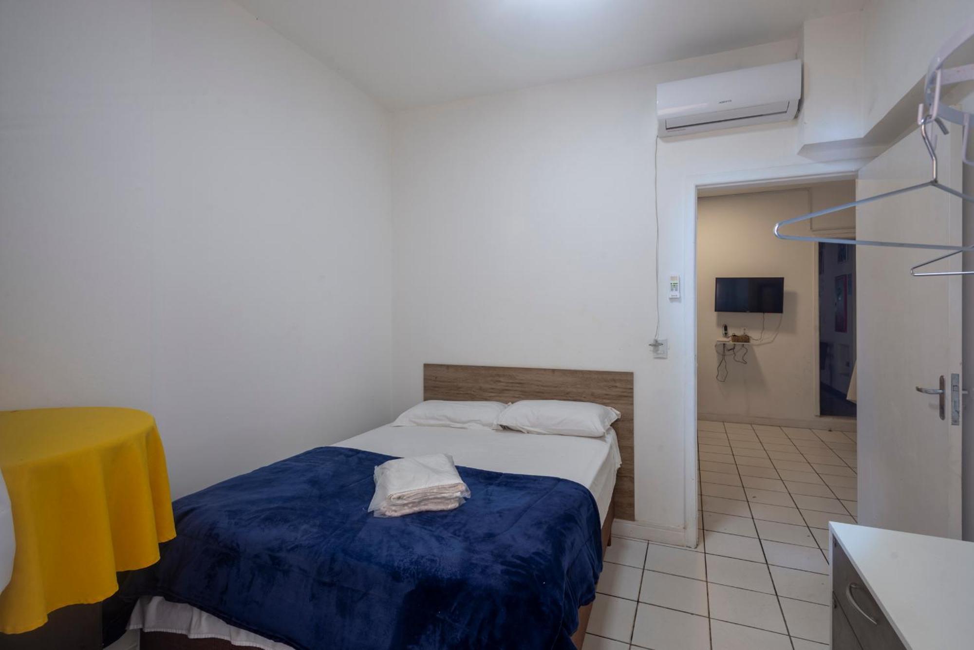 01 1 Quarto, Centro Bc *